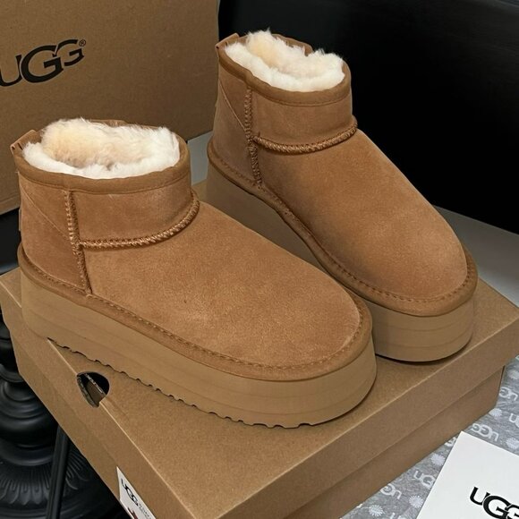 UGG Australia Classic Ultra Mini Platform Boots - Picture 3 of 7